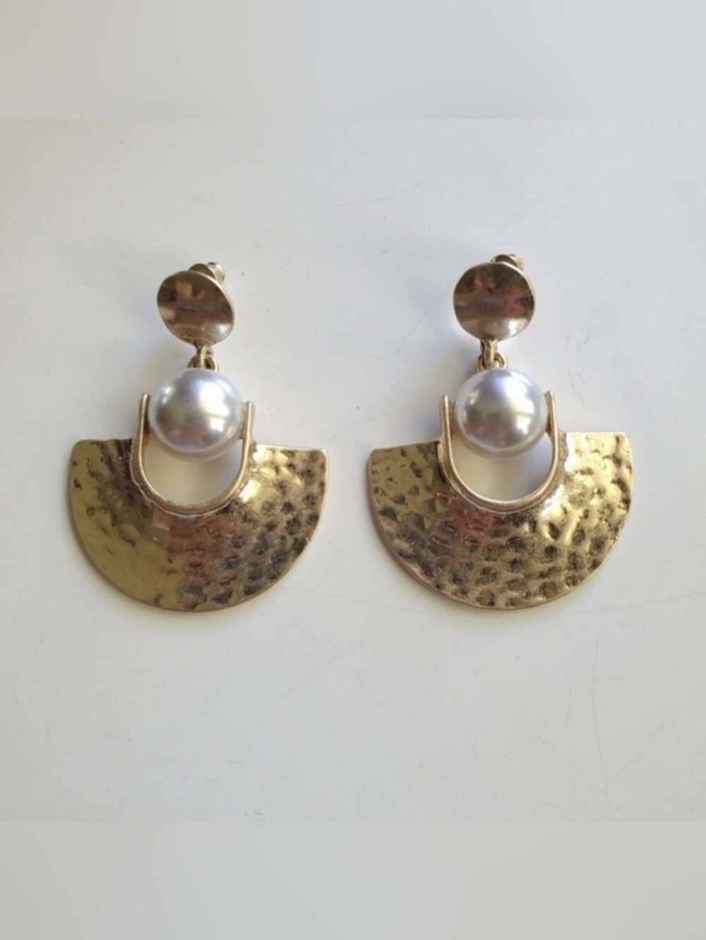 Elegant Gold and Pearl Earrings